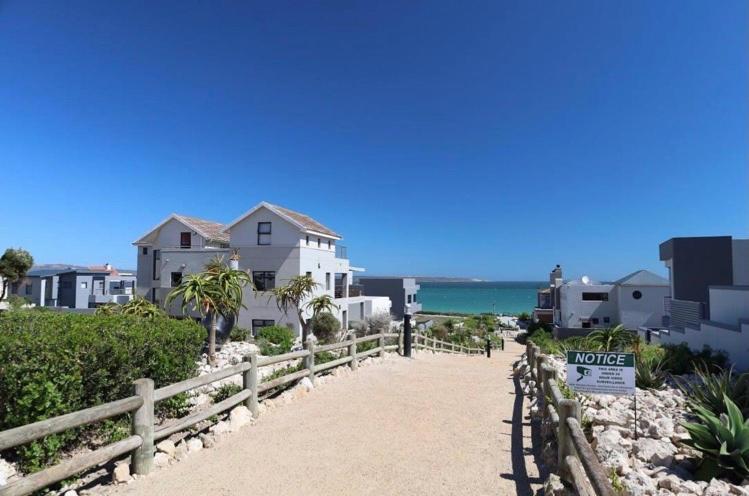 Perfect 10 - 10 To 13 Sleeper Luxury Holiday Home Breakage Deposit Of R2500 Per Weekend Lease Лангебан Екстер'єр фото