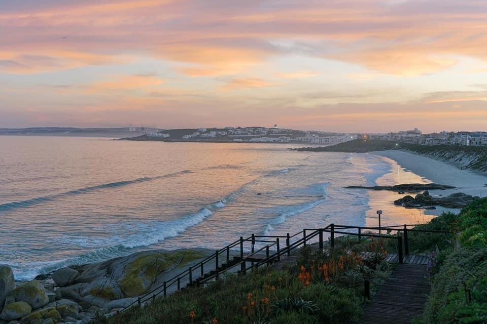 Perfect 10 - 10 To 13 Sleeper Luxury Holiday Home Breakage Deposit Of R2500 Per Weekend Lease Лангебан Екстер'єр фото