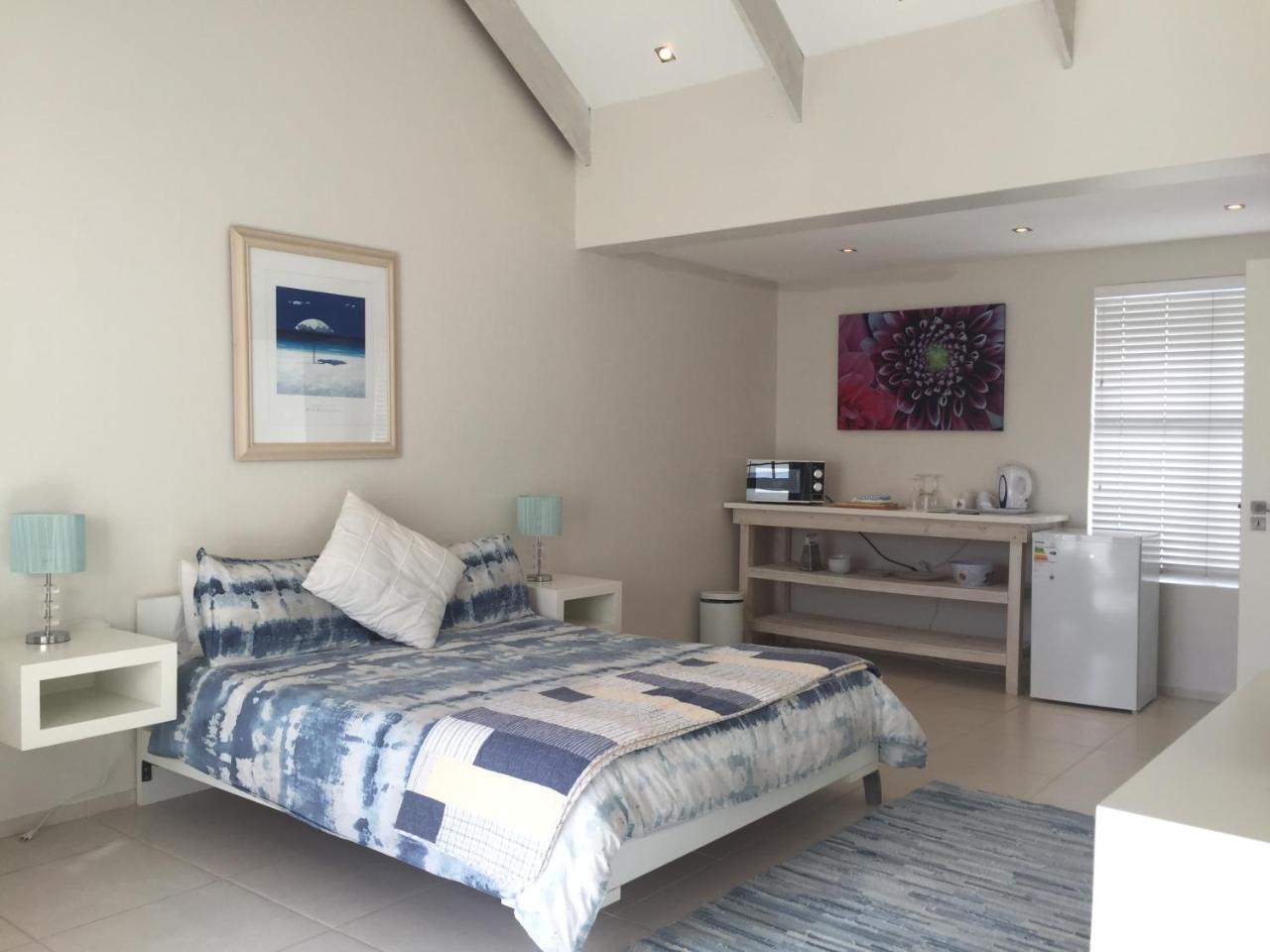 Perfect 10 - 10 To 13 Sleeper Luxury Holiday Home Breakage Deposit Of R2500 Per Weekend Lease Лангебан Екстер'єр фото