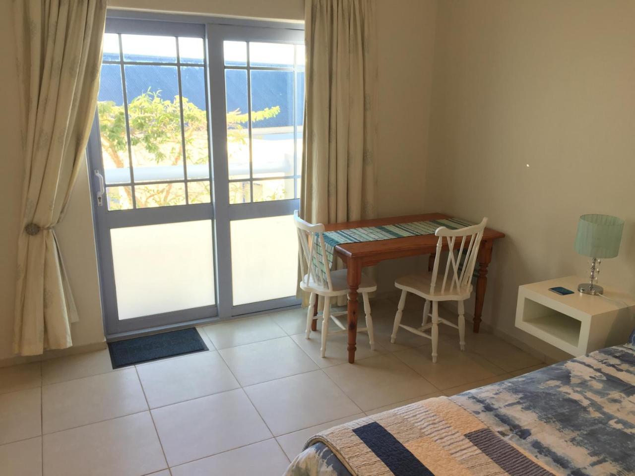 Perfect 10 - 10 To 13 Sleeper Luxury Holiday Home Breakage Deposit Of R2500 Per Weekend Lease Лангебан Екстер'єр фото