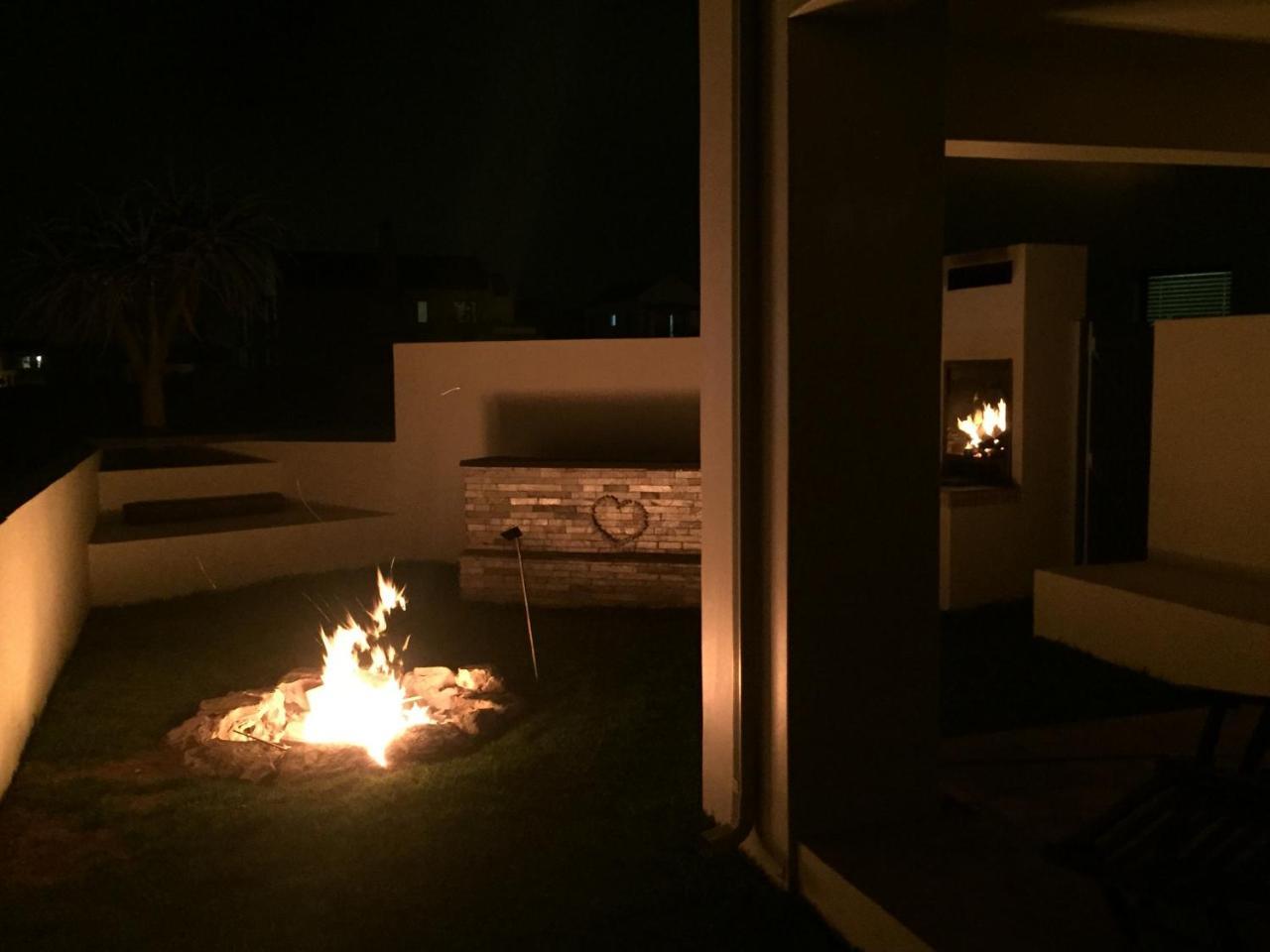 Perfect 10 - 10 To 13 Sleeper Luxury Holiday Home Breakage Deposit Of R2500 Per Weekend Lease Лангебан Екстер'єр фото