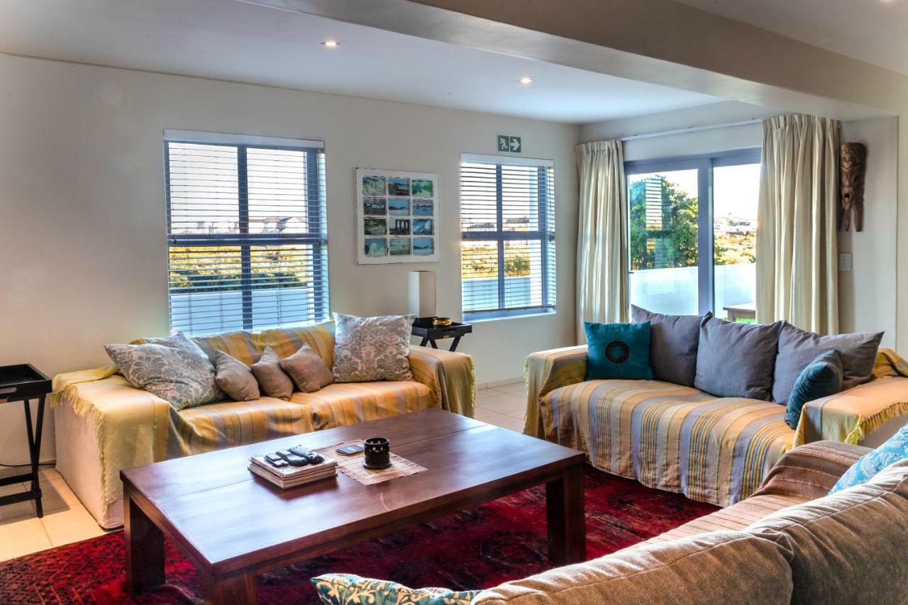Perfect 10 - 10 To 13 Sleeper Luxury Holiday Home Breakage Deposit Of R2500 Per Weekend Lease Лангебан Екстер'єр фото